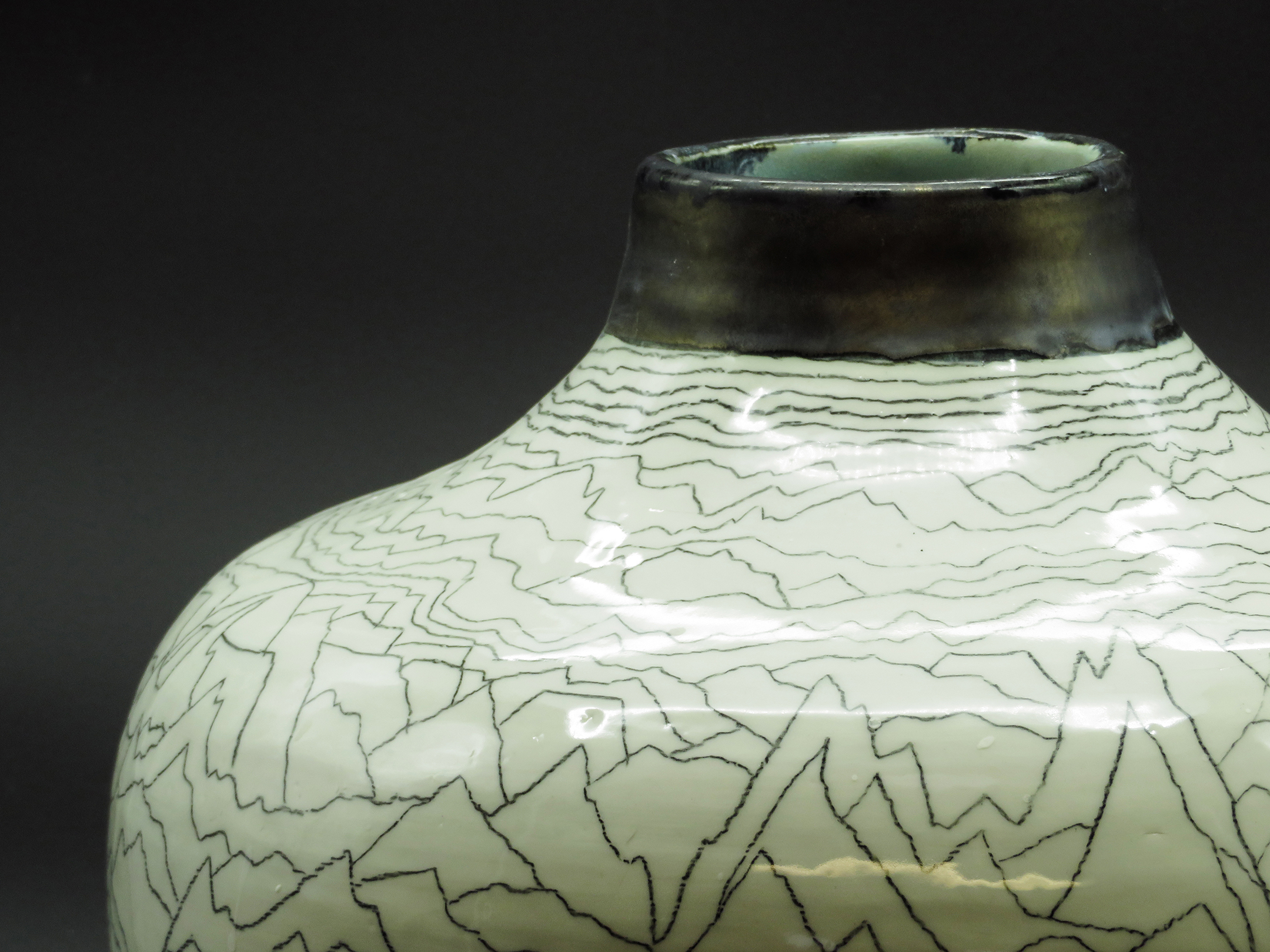Read more about the article Giant Wavy Pot